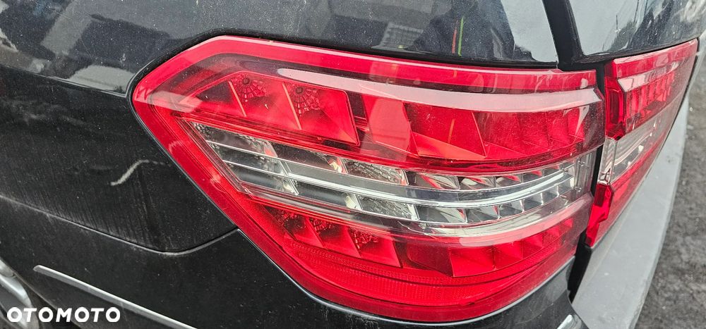 Lampa tylna tył led karoseryjna Mercedes E Klasa W212 Kombi