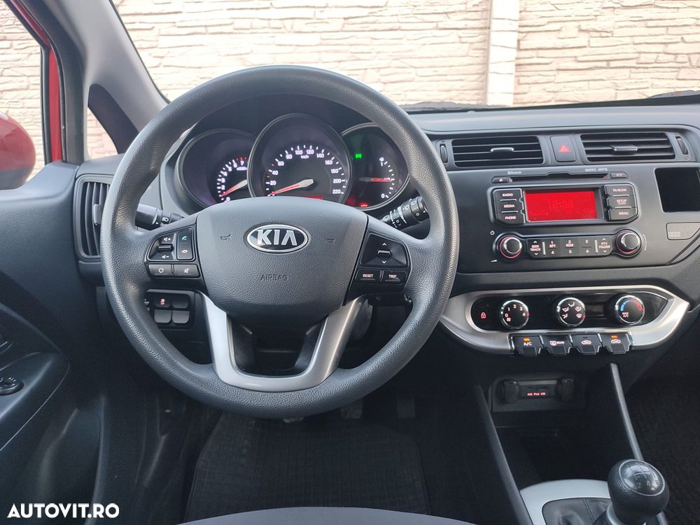 Kia Rio - 10