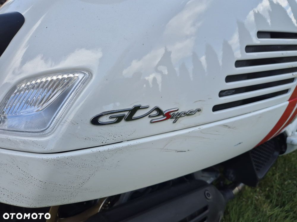 Vespa GTS - 8
