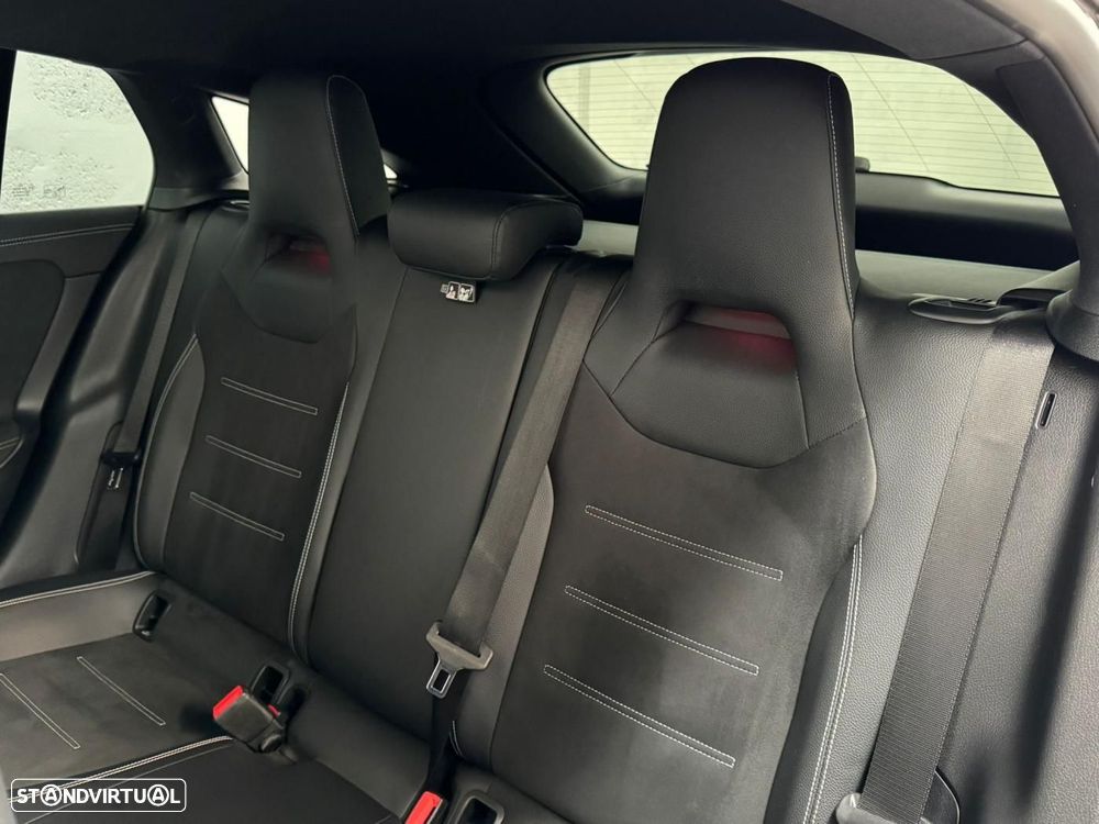 Mercedes-Benz CLA 250 e Shooting Brake AMG Line - 49