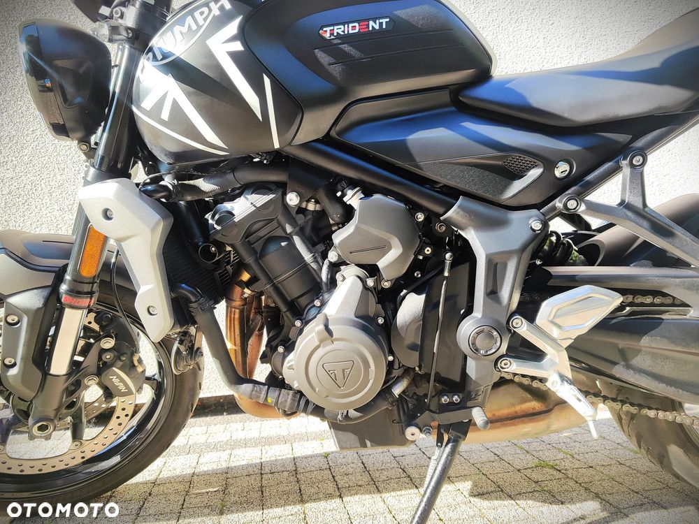 Triumph Trident - 17
