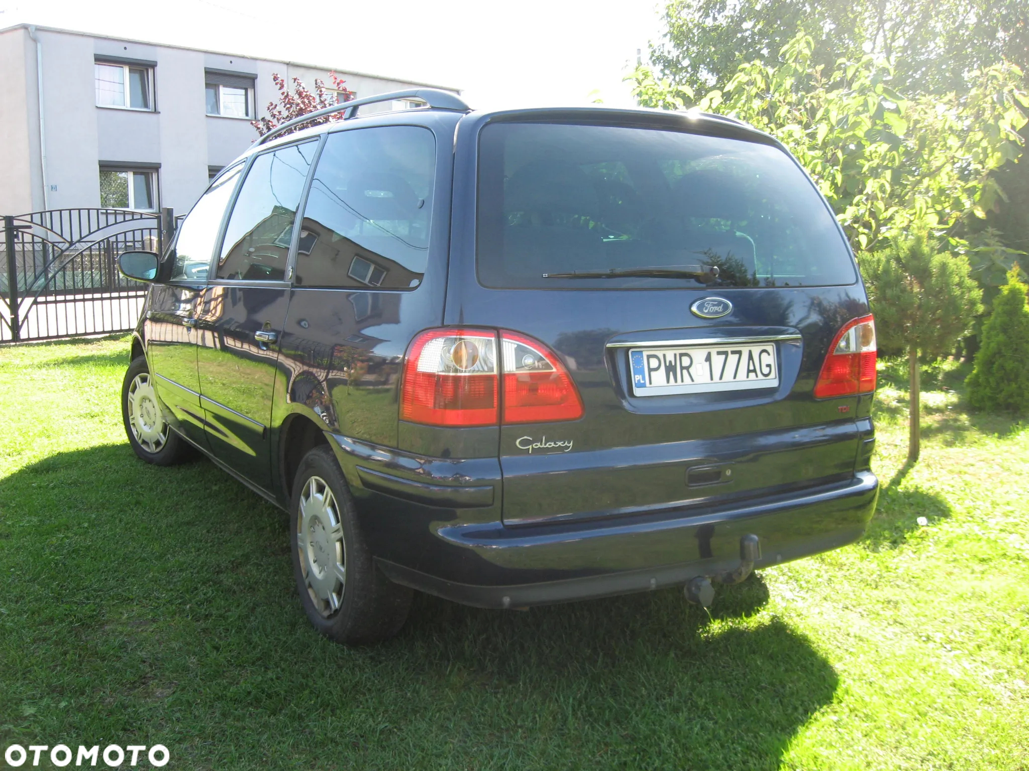 Ford Galaxy 1.9 TDI Ghia X - 4