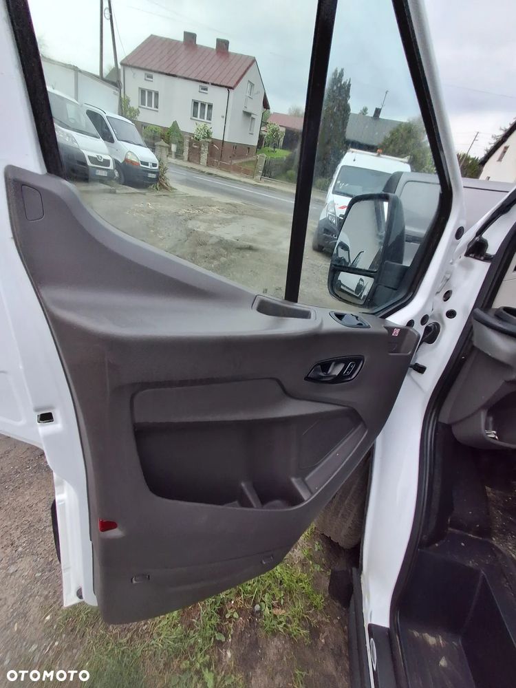 Ford Transit - 19
