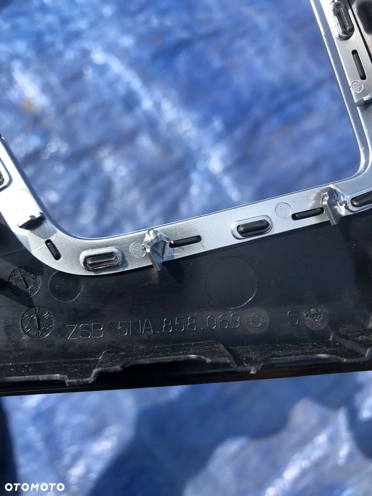 VW TIGUAN II RAMKA NAWIGACJI 5NA858069C - 2