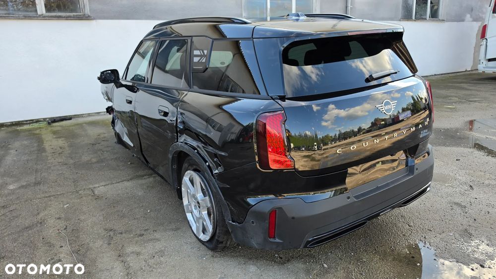 MINI Countryman E Classic Trim - 2