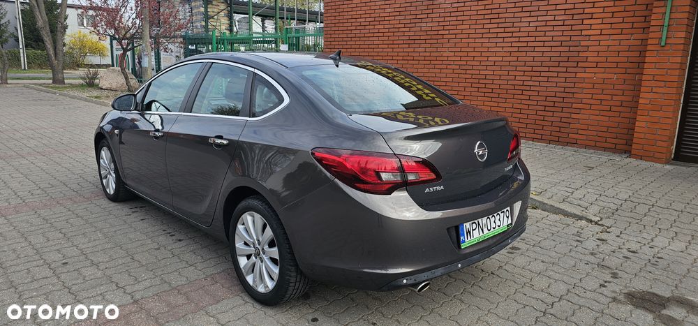 Opel Astra 1.4 T Cosmo - 3