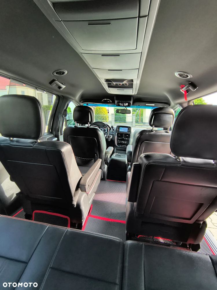 Dodge Grand Caravan - 15