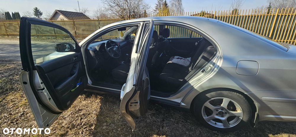 Toyota Avensis 1.8 VVT-i Sol - 5