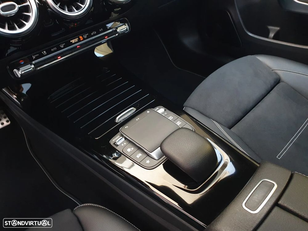 Mercedes-Benz A 250 e AMG Line - 11