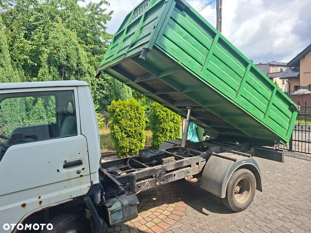 Toyota Dyna 150 - 13