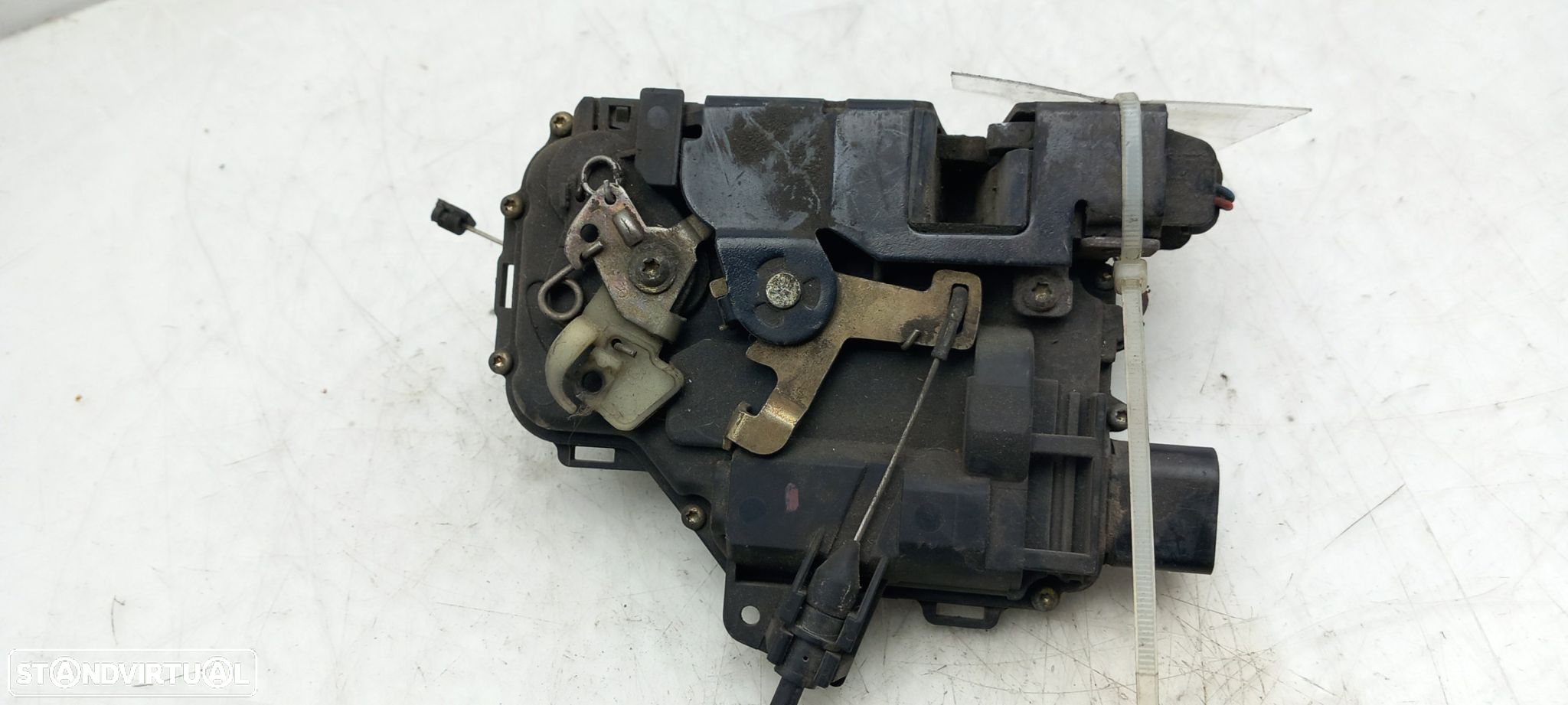 Fechadura / fecho porta frente direito SKODA Octavia I Hatchback (1U2) - 4