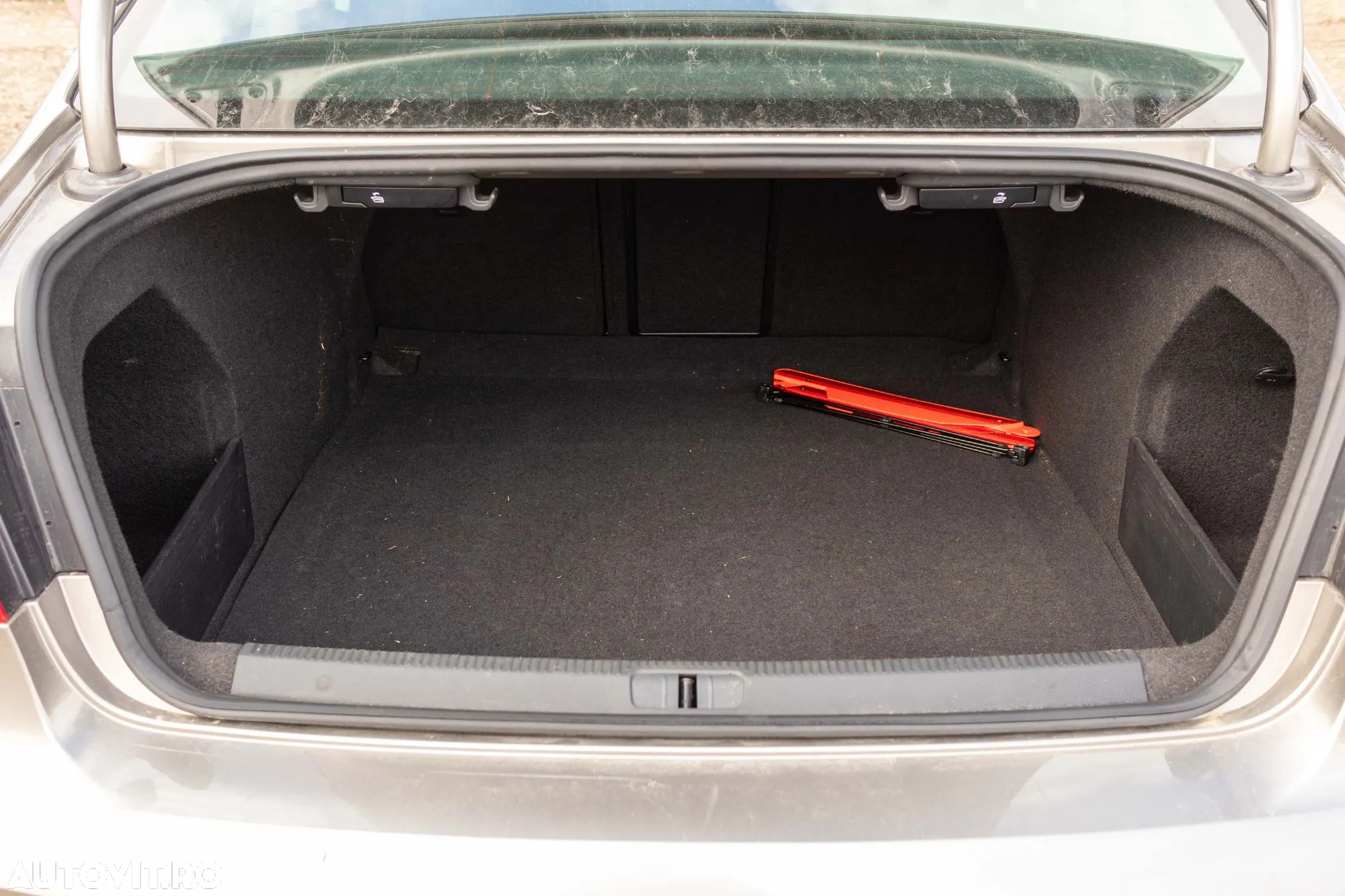Volkswagen Passat 1.6 TDI BlueMotion Technology Comfortline - 14