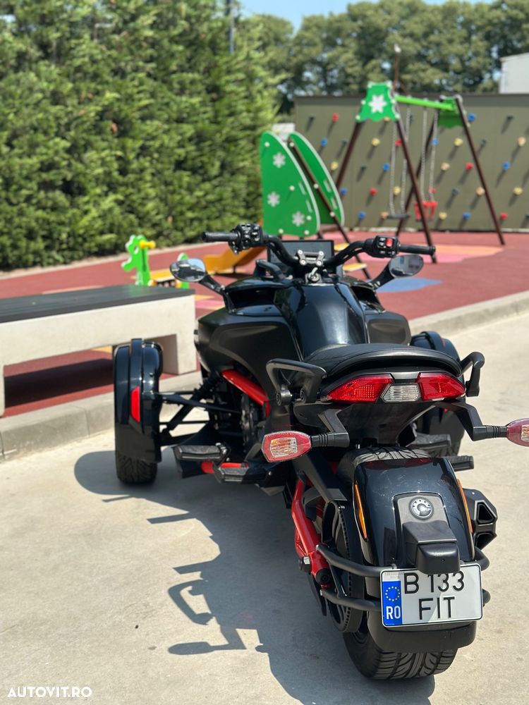 Can-Am Spyder - 22