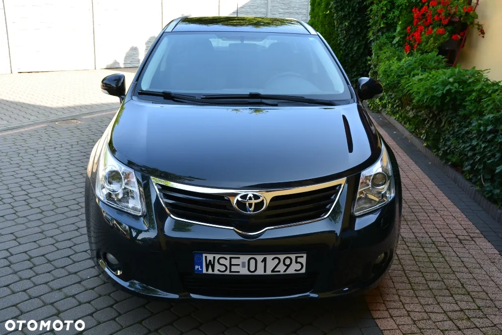 Toyota Avensis 1.8 Sol plus NAVI - 14