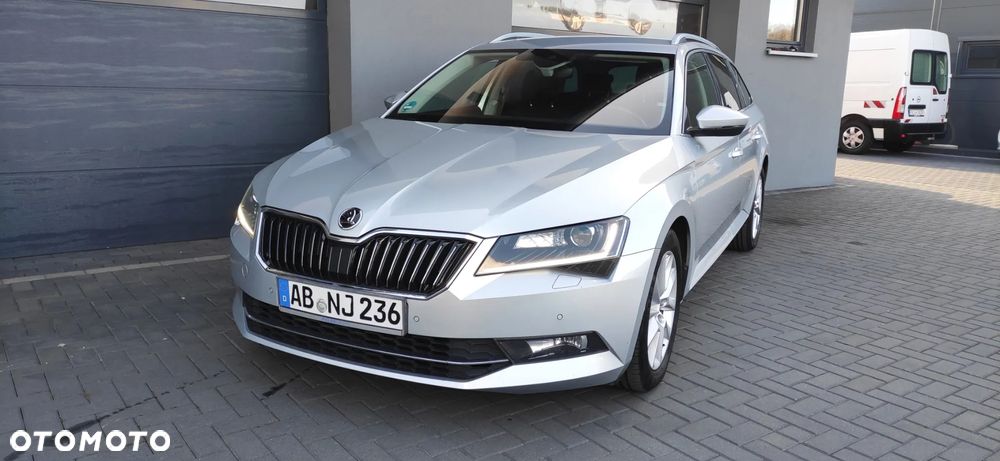 Skoda Superb 2.0 TDI DSG Ambition - 6