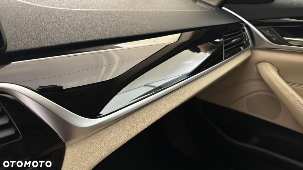 BMW Seria 5 520d xDrive MHEV - 23