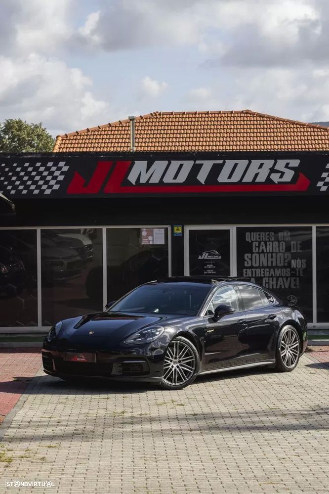 Porsche Panamera 4 E-Hybrid - 3
