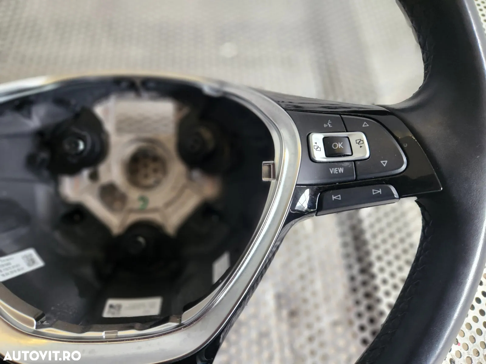 Volan Tesit Din Piele Cu Comenzi Vw T-Roc Tiguan Touran Golf Polo Cod 5TAAM Impecabil Dezmembrez Vw - 8