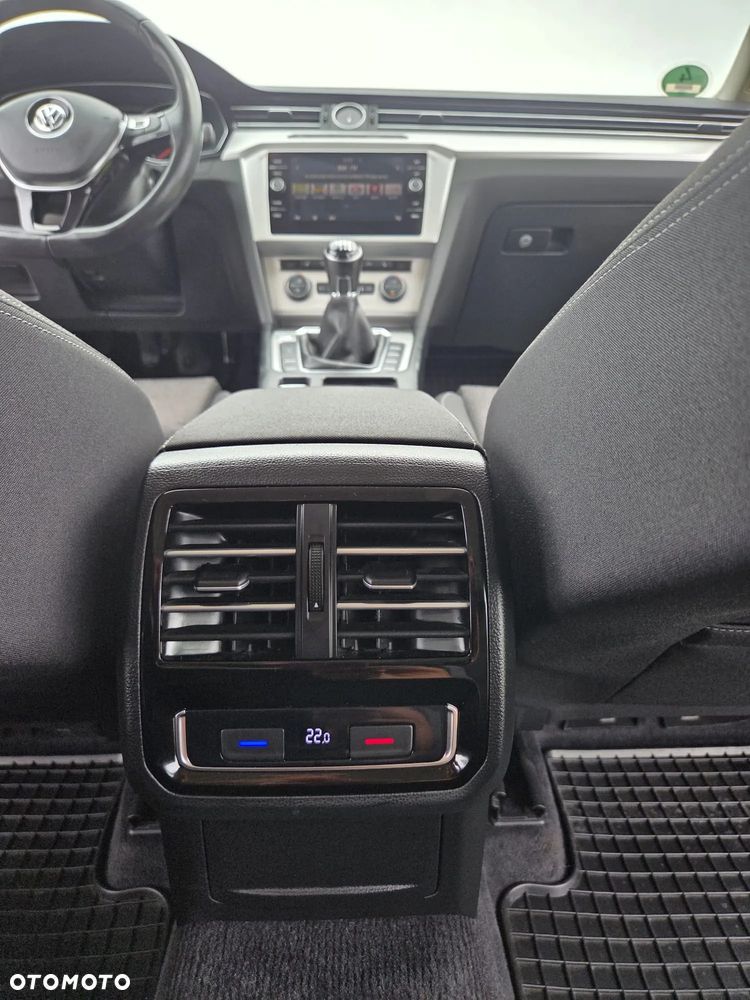 Volkswagen Passat 1.4 TSI BMT Comfortline - 11