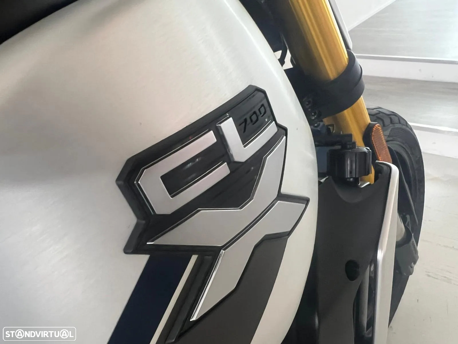 CF Moto 700CL-X Heritage - 7