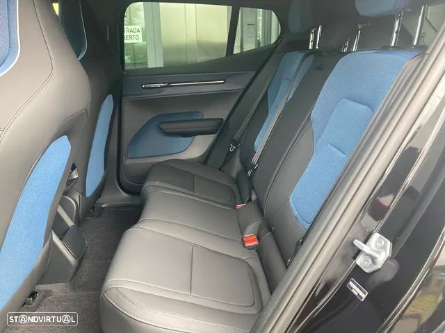 Volvo EX30 51 kWh Single Motor Core - 39