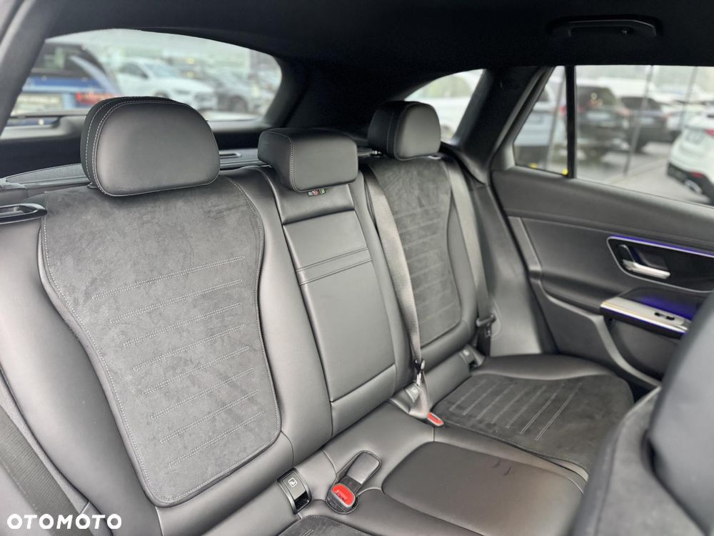 Mercedes-Benz GLC 300 e 4-Matic AMG Line - 13