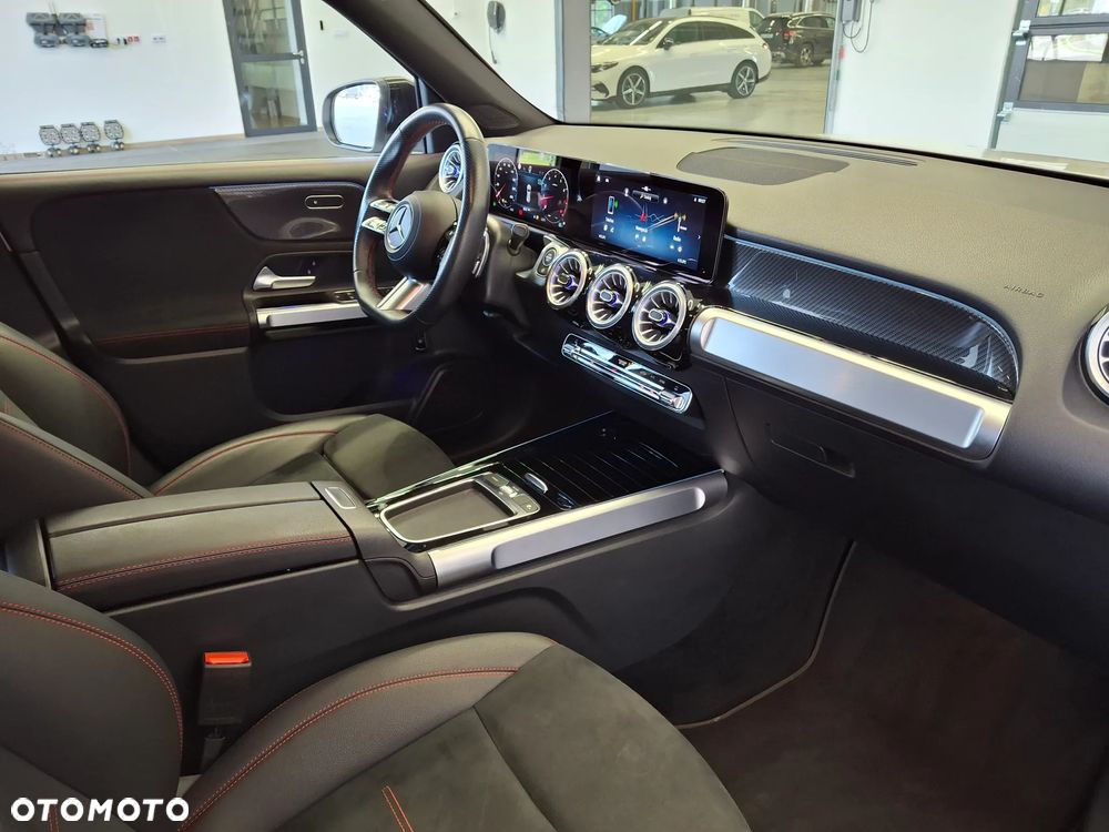 Mercedes-Benz GLB 200 AMG Line 7G-DCT - 13