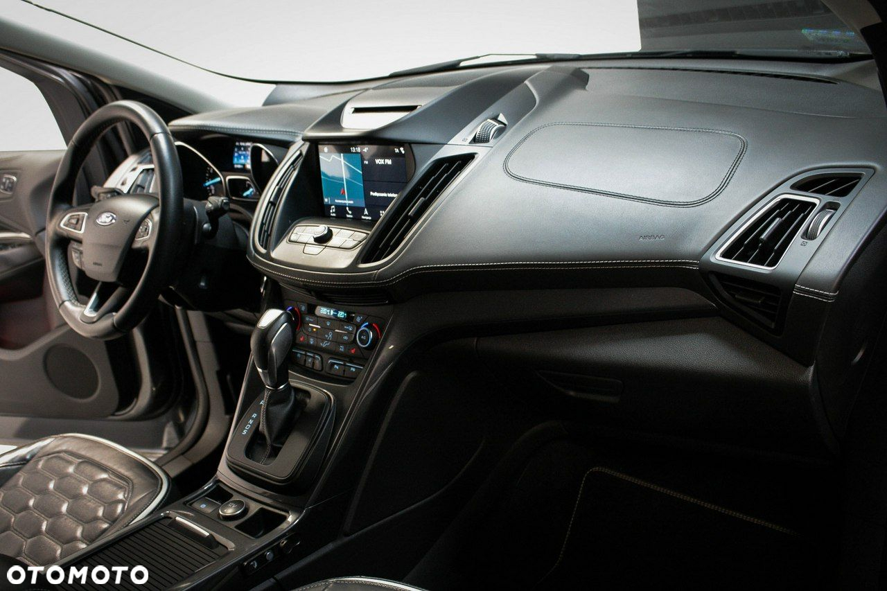 Ford Kuga - 24