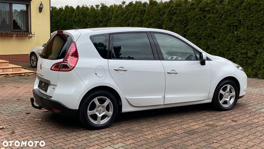 Renault Scenic 1.5 dCi Privilege EDC - 11