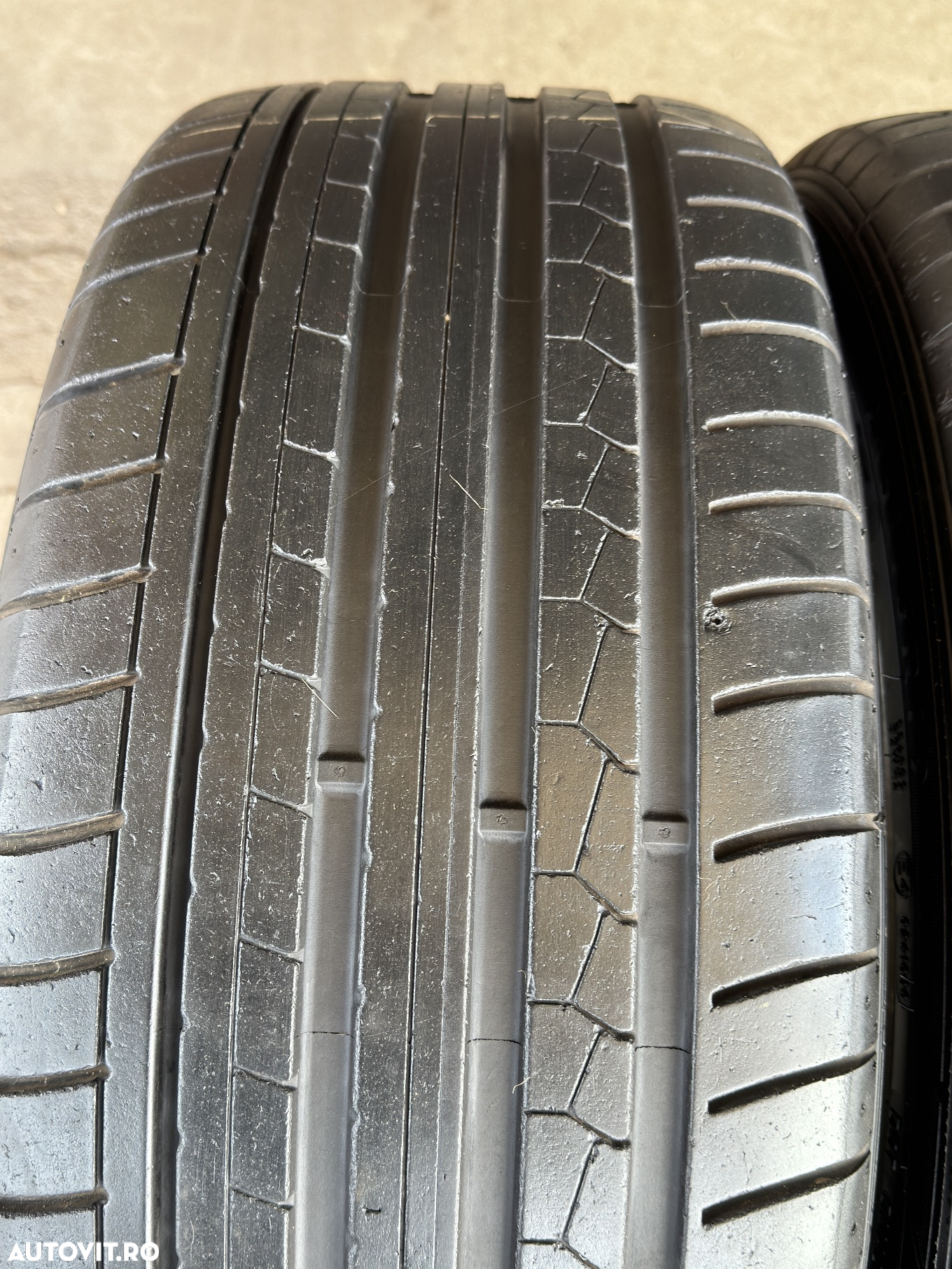 Vând 2 anvelope 245/45/19 Dunlop de vară cu runflat ca noi - 4