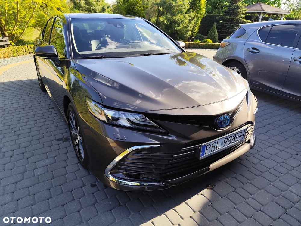 Toyota Camry Luxury - 5