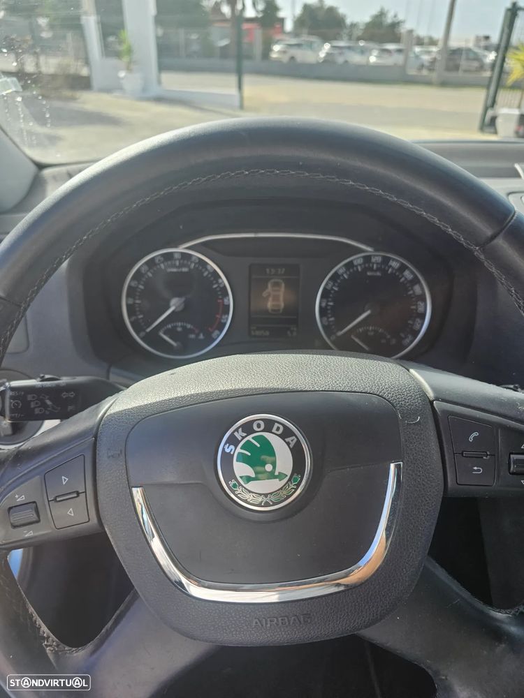 Skoda Octavia 2.0 TDI Elegance DSG - 7