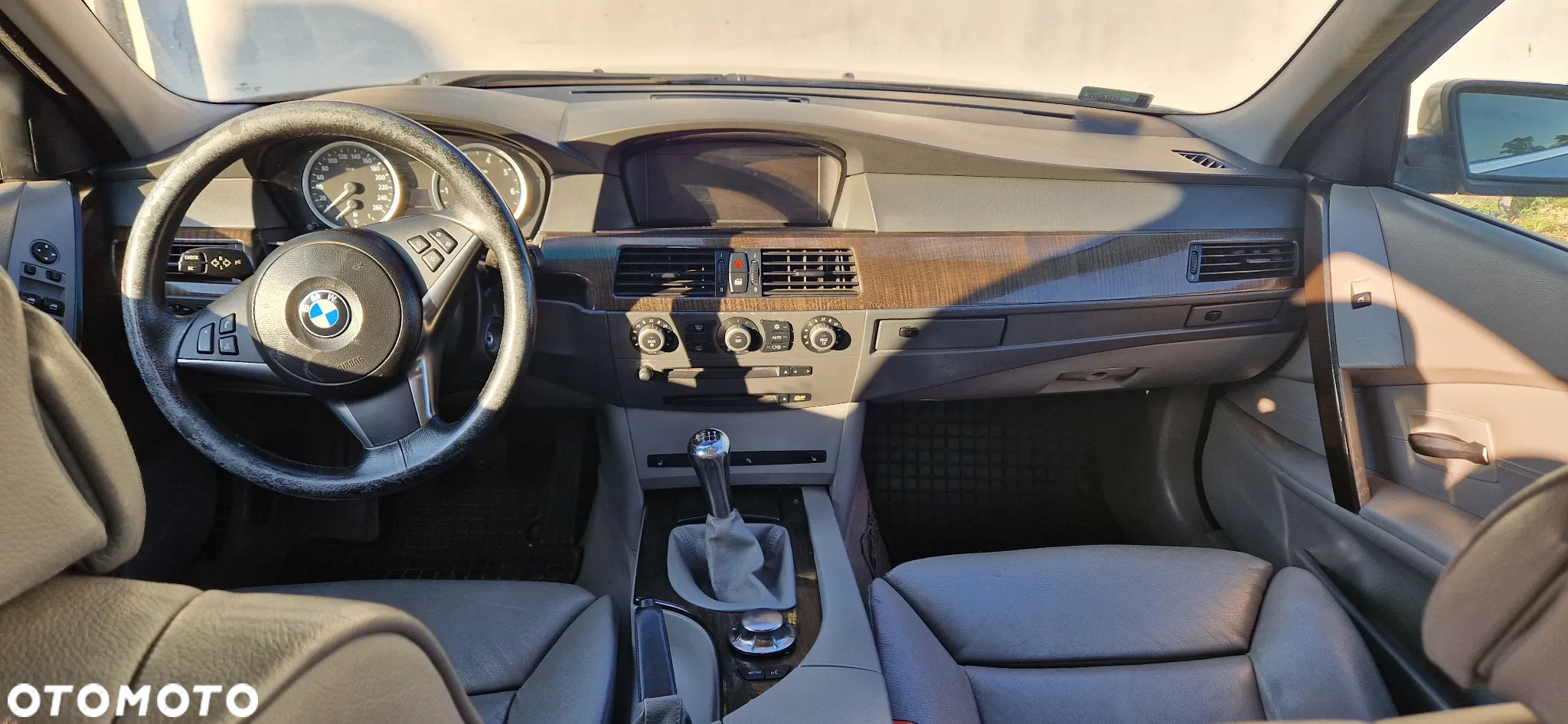 BMW Seria 5 520i - 7