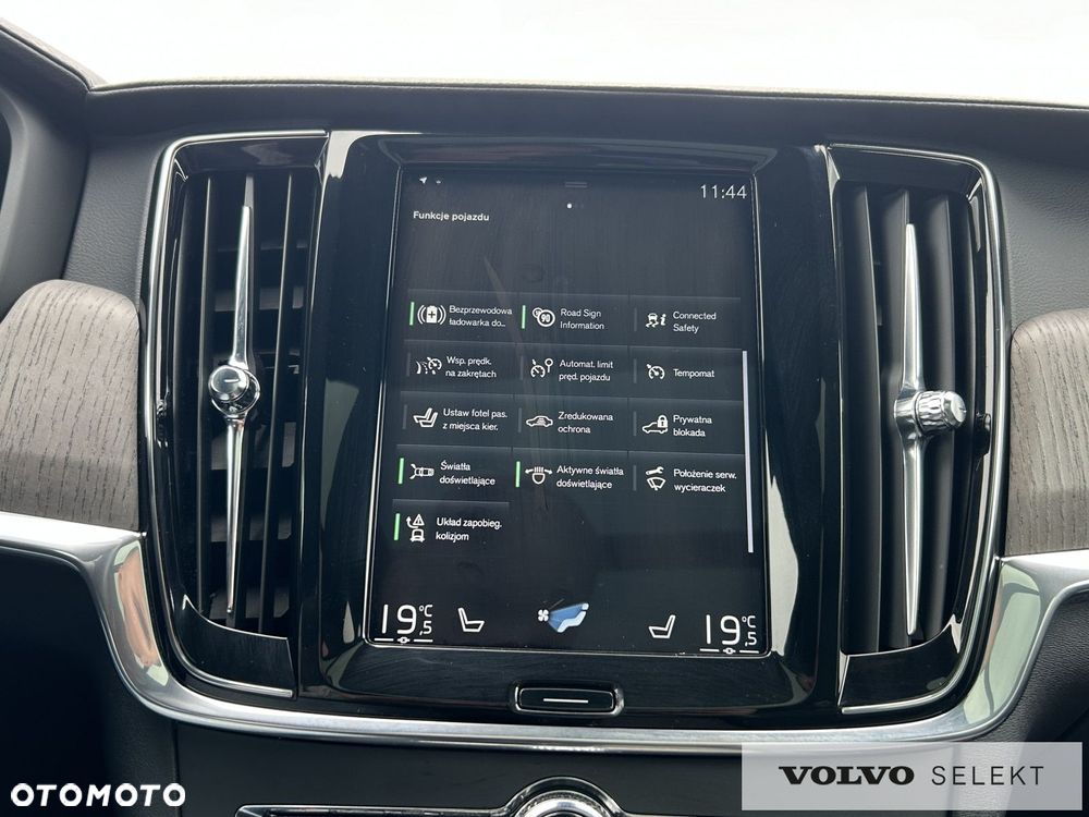 Volvo V90 Cross Country - 21