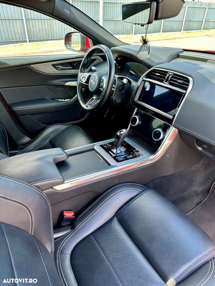 Jaguar XE D180 AWD R-Dynamic S - 7