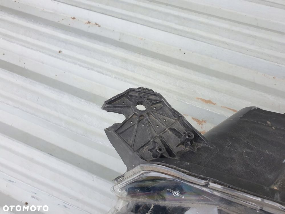 Peugeot partner rifter lampa przód - 4