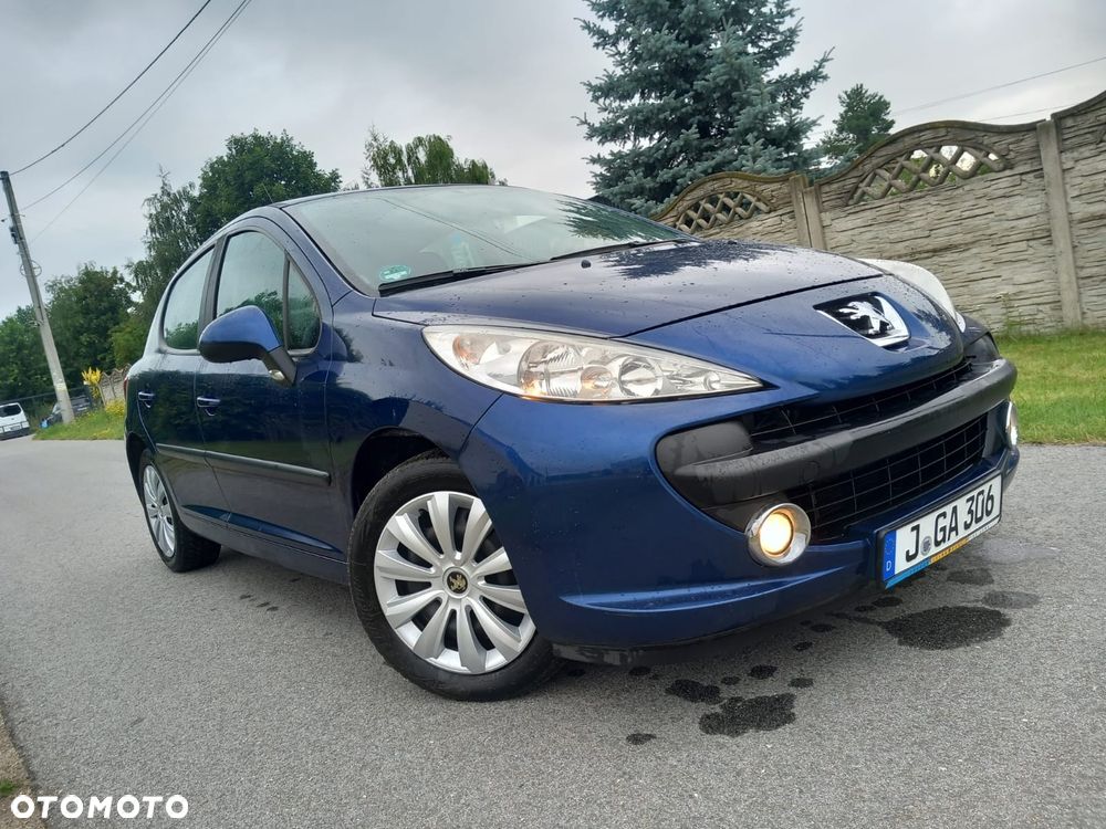 Peugeot 207 - 1