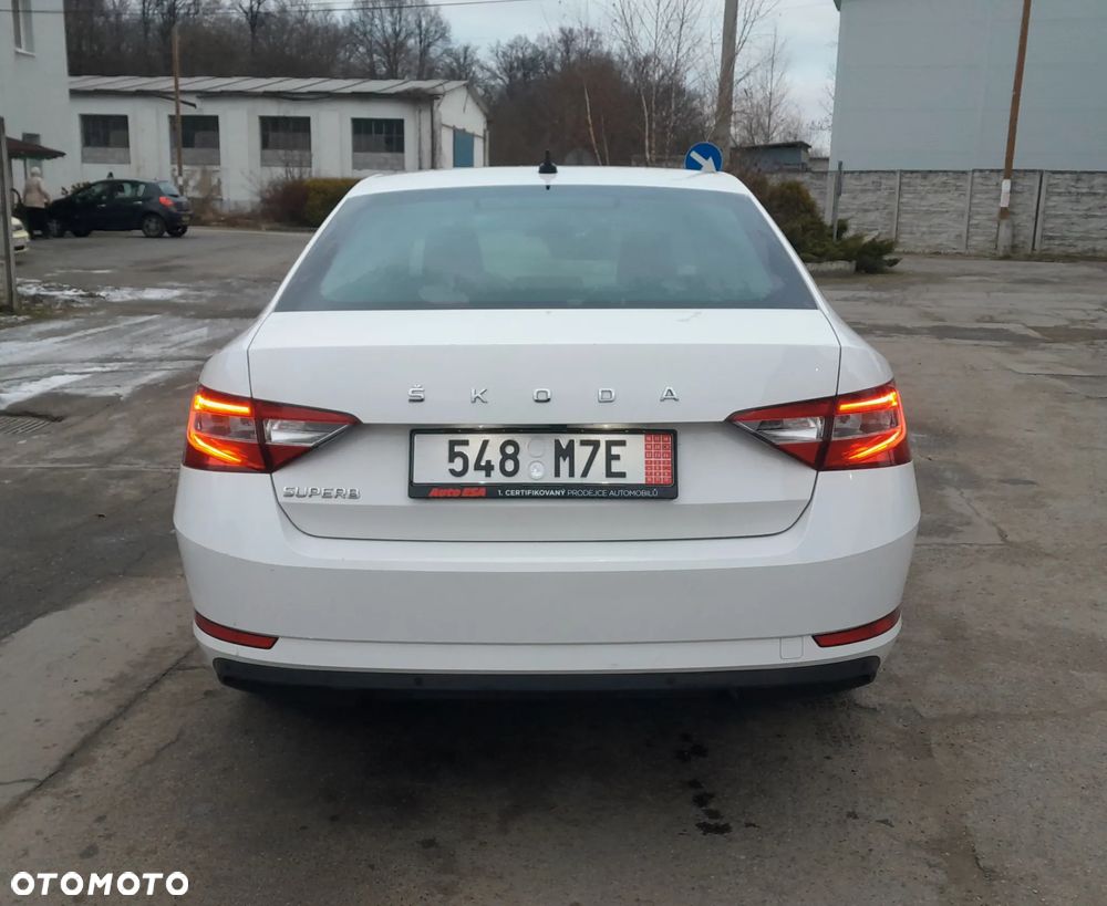 Skoda Superb ver-2-0-tdi-style - 6