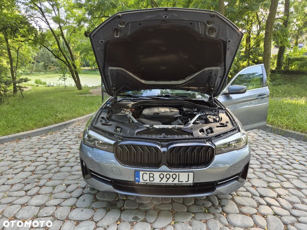 BMW Seria 5 520d xDrive - 7
