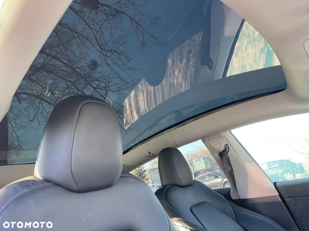 Tesla Model Y Standard - 13