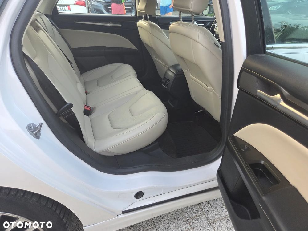 Ford Fusion - 17