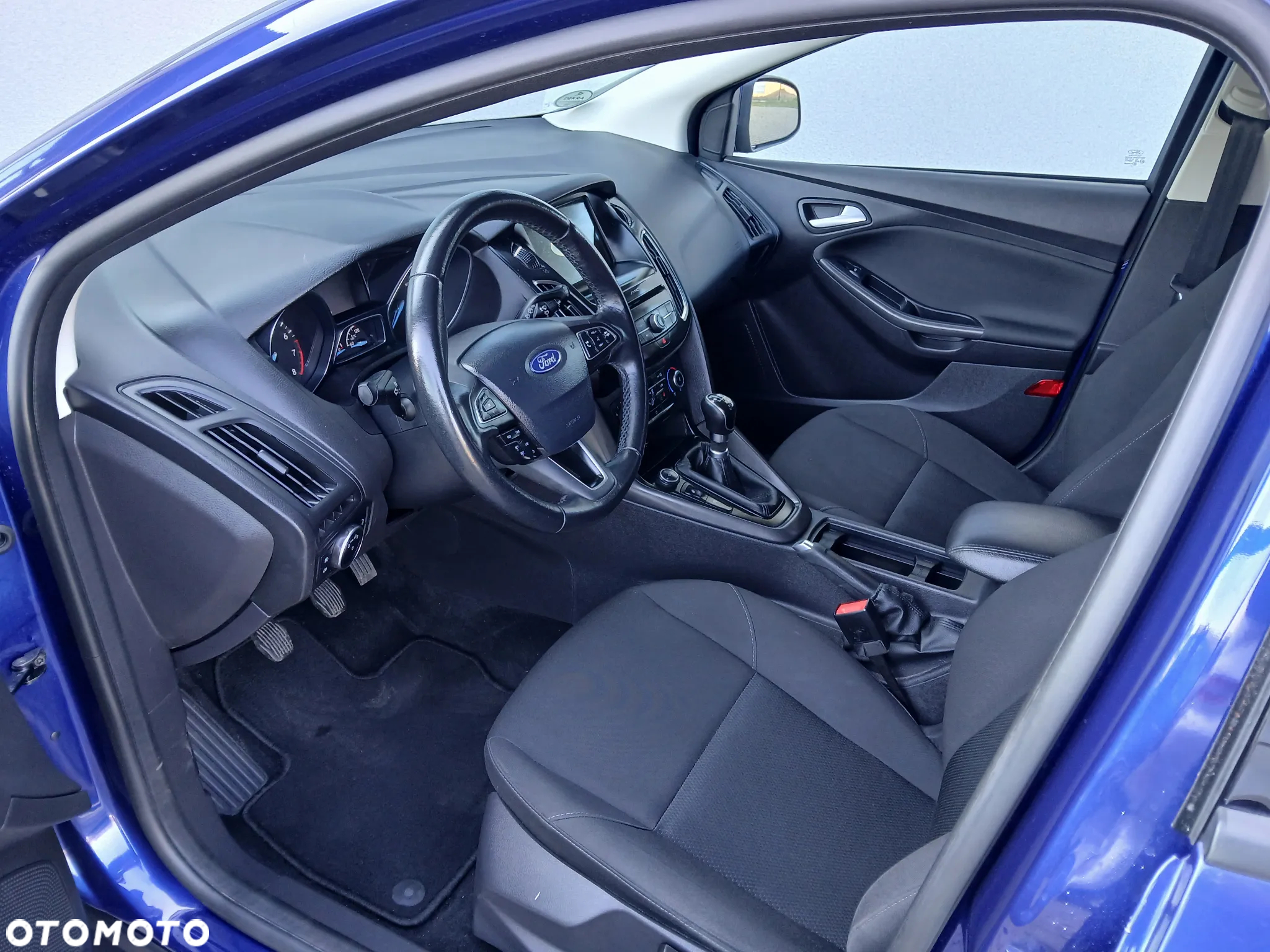 Ford Focus 1.0 EcoBoost Hybrid TITANIUM - 8