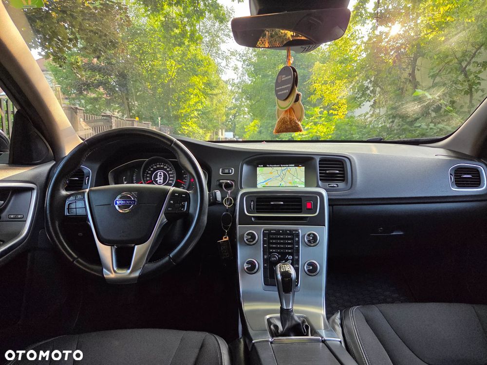 Volvo S60 D3 Drive-E Momentum - 35
