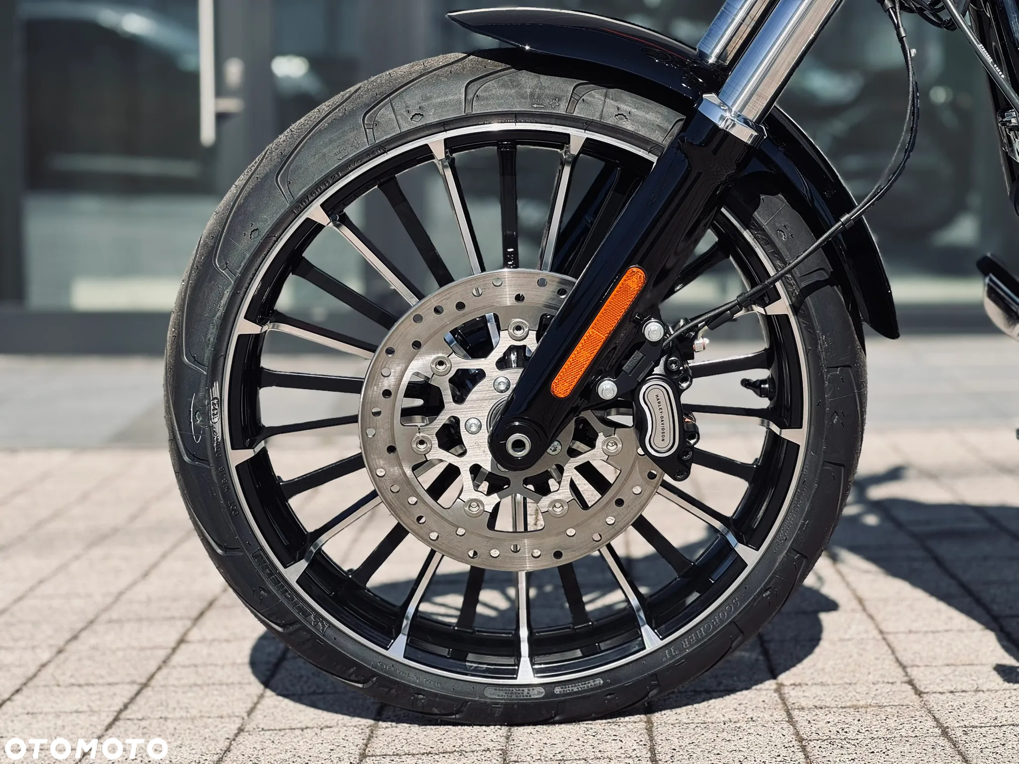 Harley-Davidson Softail Breakout - 18