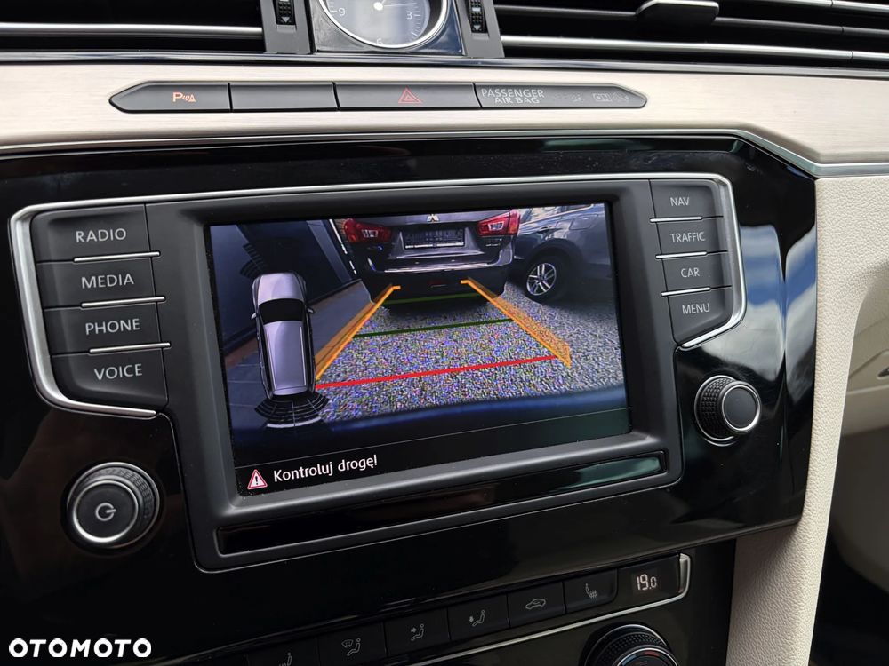 Volkswagen Passat Variant 1.8 TSI (BlueMotion Technology) DSG Highline - 29