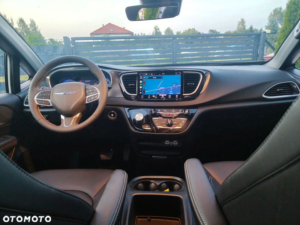 Chrysler Pacifica - 13