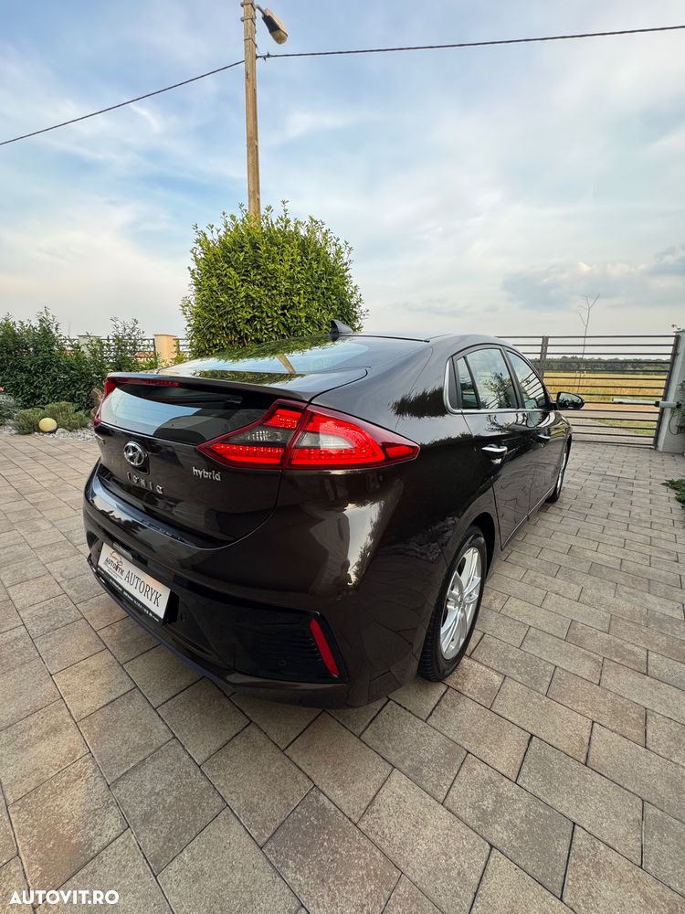 Hyundai IONIQ - 8