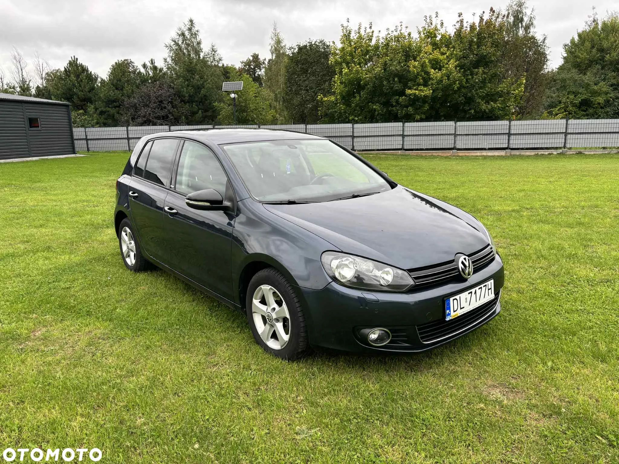 Volkswagen Golf - 1