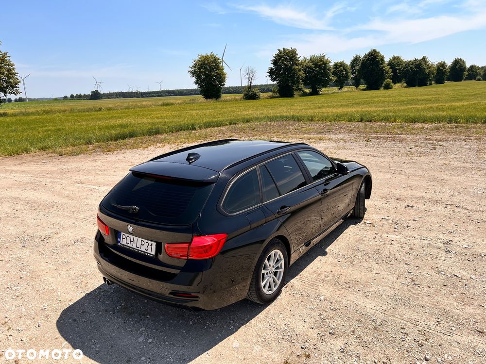 BMW Seria 3 320d xDrive - 25