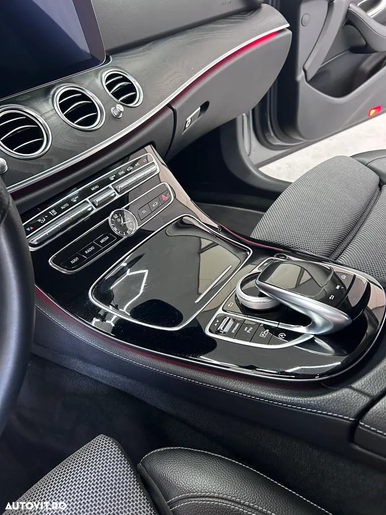 Mercedes-Benz E 220 d T 9G-TRONIC - 12